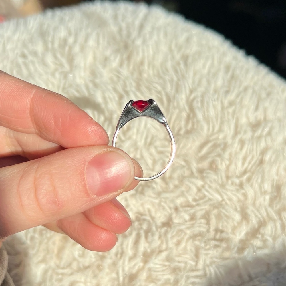 Silver & Ruby Tone Ring - Picture 2 of 5